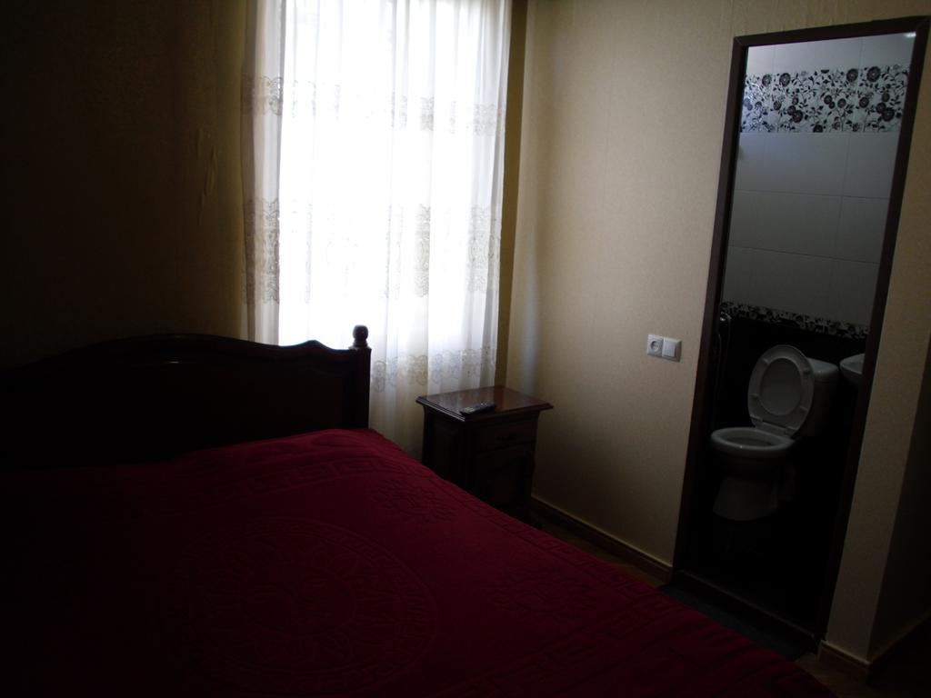 Suliko Guest House Μπατούμι Δωμάτιο φωτογραφία