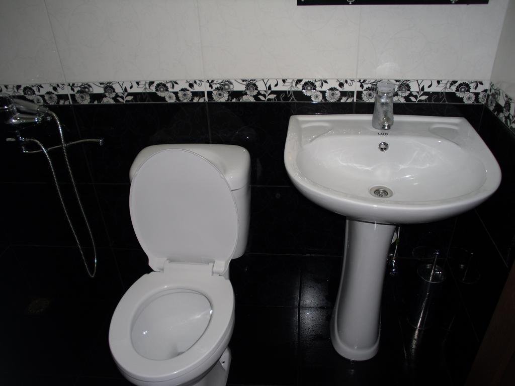 Suliko Guest House Μπατούμι Εξωτερικό φωτογραφία