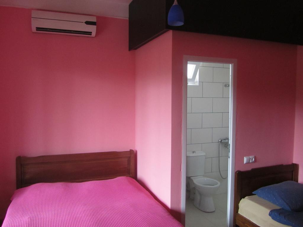 Suliko Guest House Μπατούμι Δωμάτιο φωτογραφία