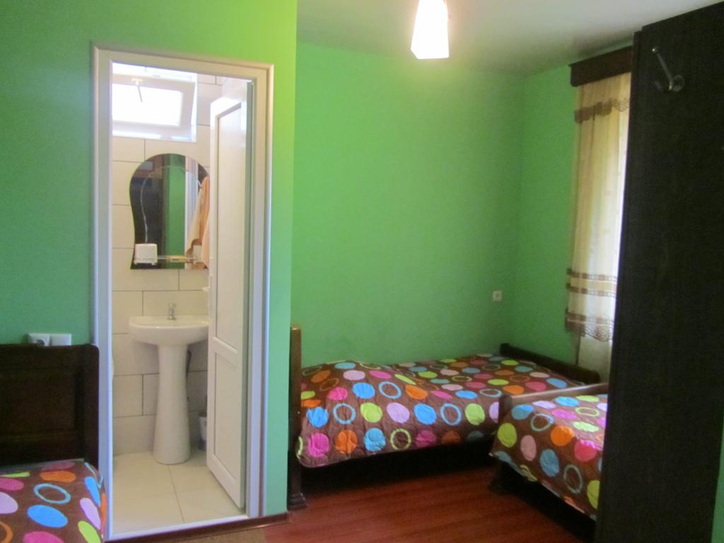 Suliko Guest House Μπατούμι Δωμάτιο φωτογραφία