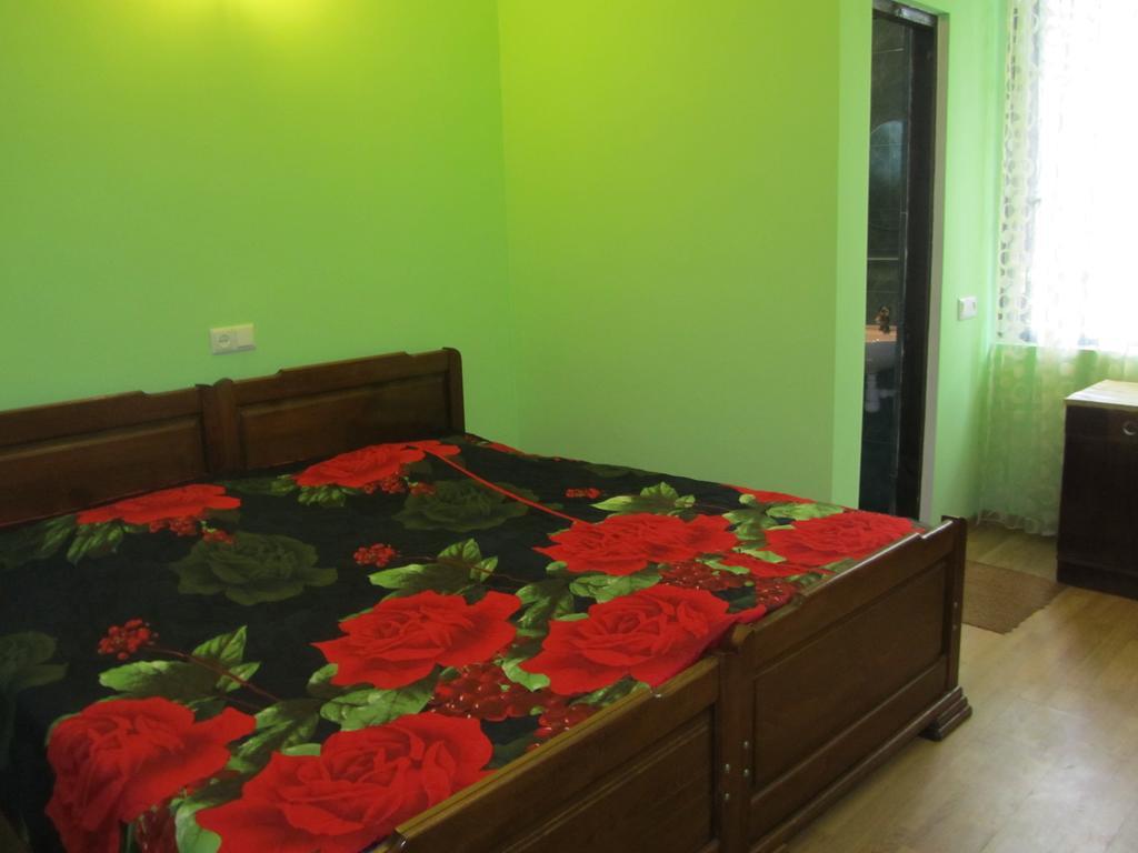 Suliko Guest House Μπατούμι Δωμάτιο φωτογραφία